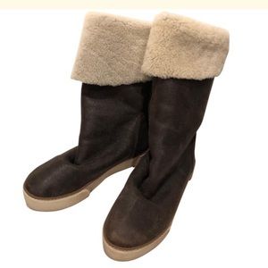 Pegia Genuine Shearling Lined Leather Boots Size 7-7.5US NEW
